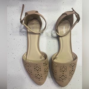 Nicole Size 7.5 Tan Flats